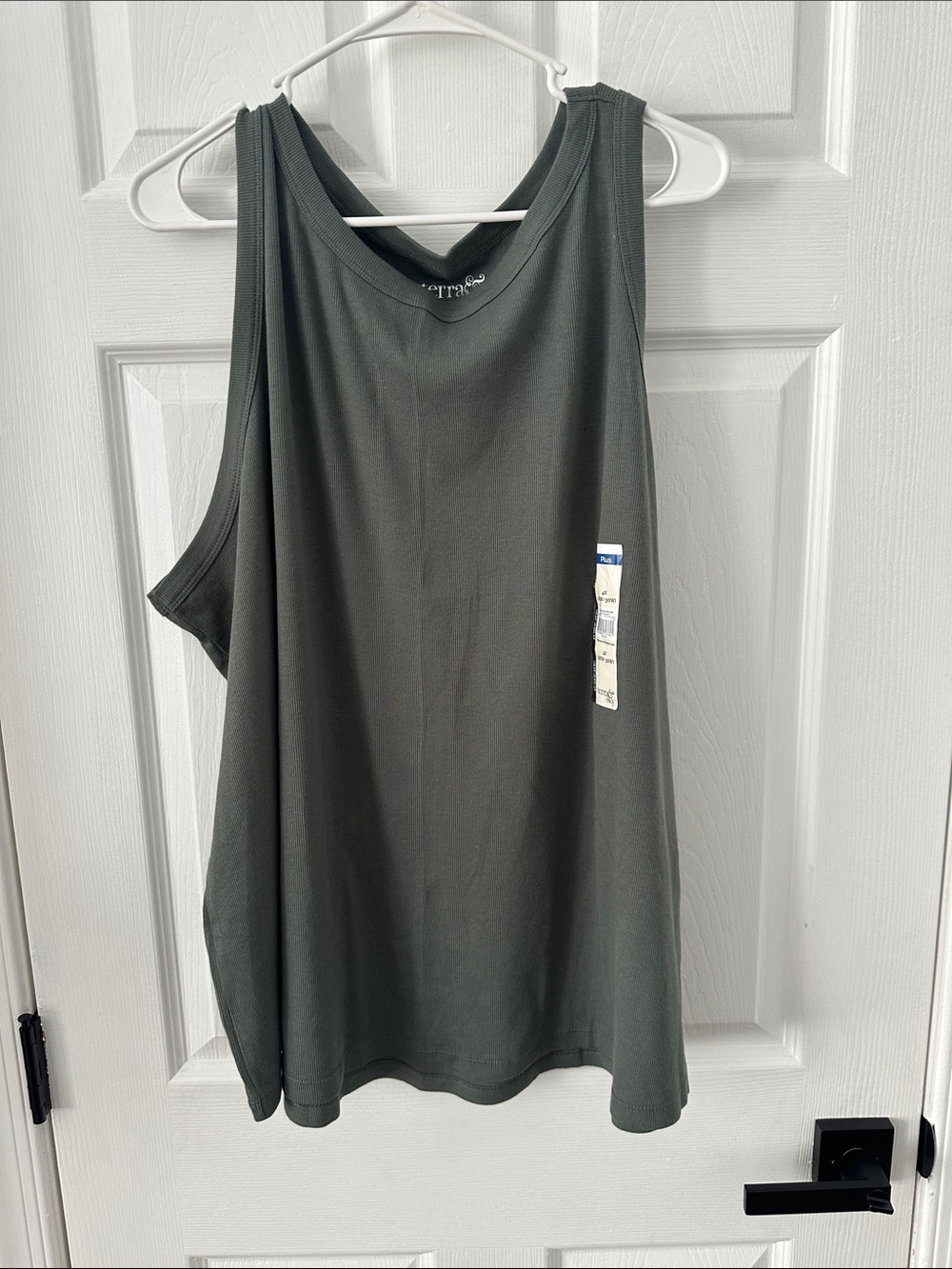 Terra & Sky Olive Green Scoop Neck Tank